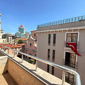 Aparthotel Iq ***